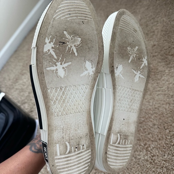 Dior B23 High Top Sneakers - Picture 3 of 5